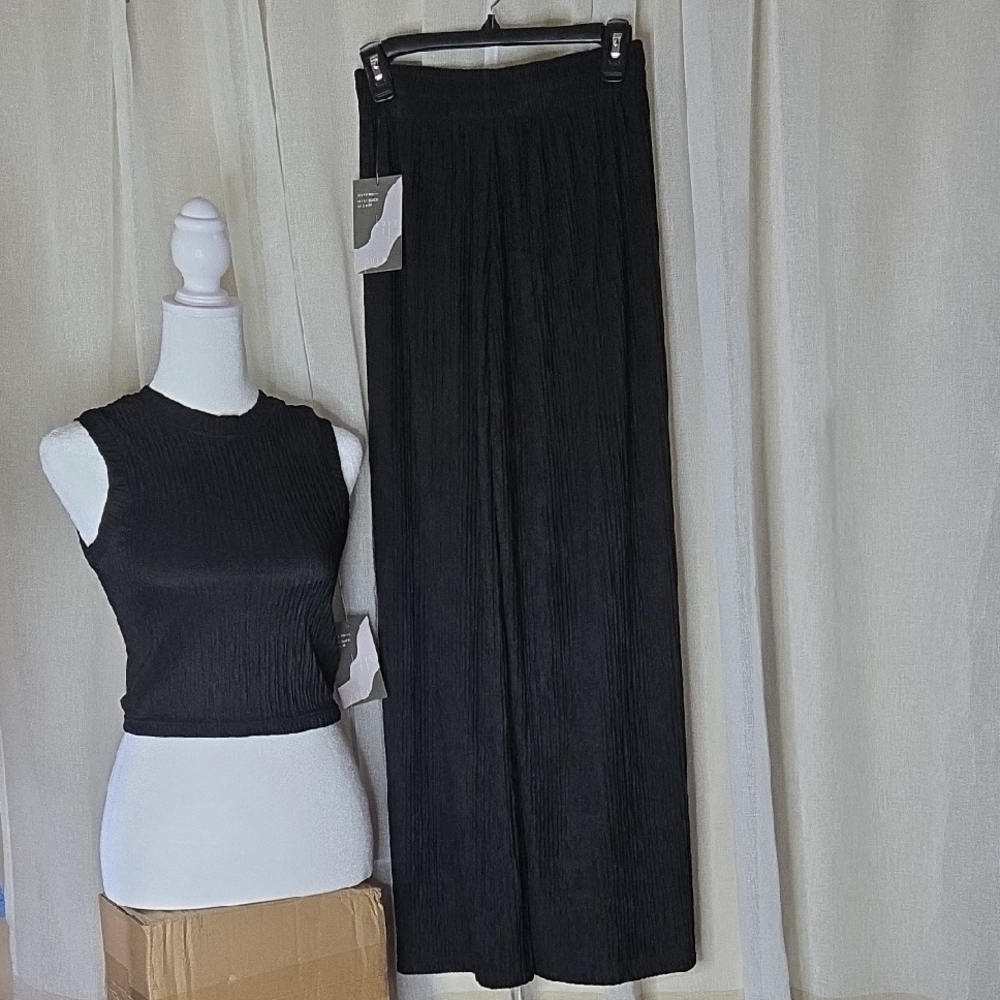 Chic Wide Leg Pants And Top